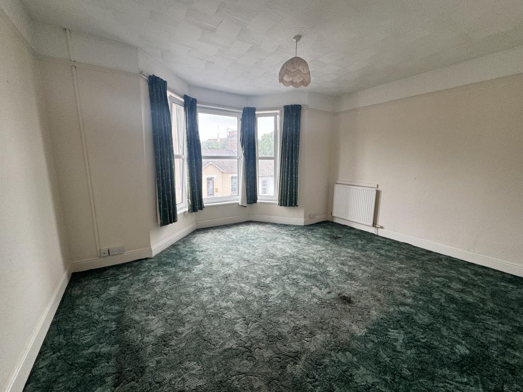 Lot: 30 - MIXED USE PROPERTY FOR INVESTMENT OR OCCUPATION - View of bedroom two on the first floor
